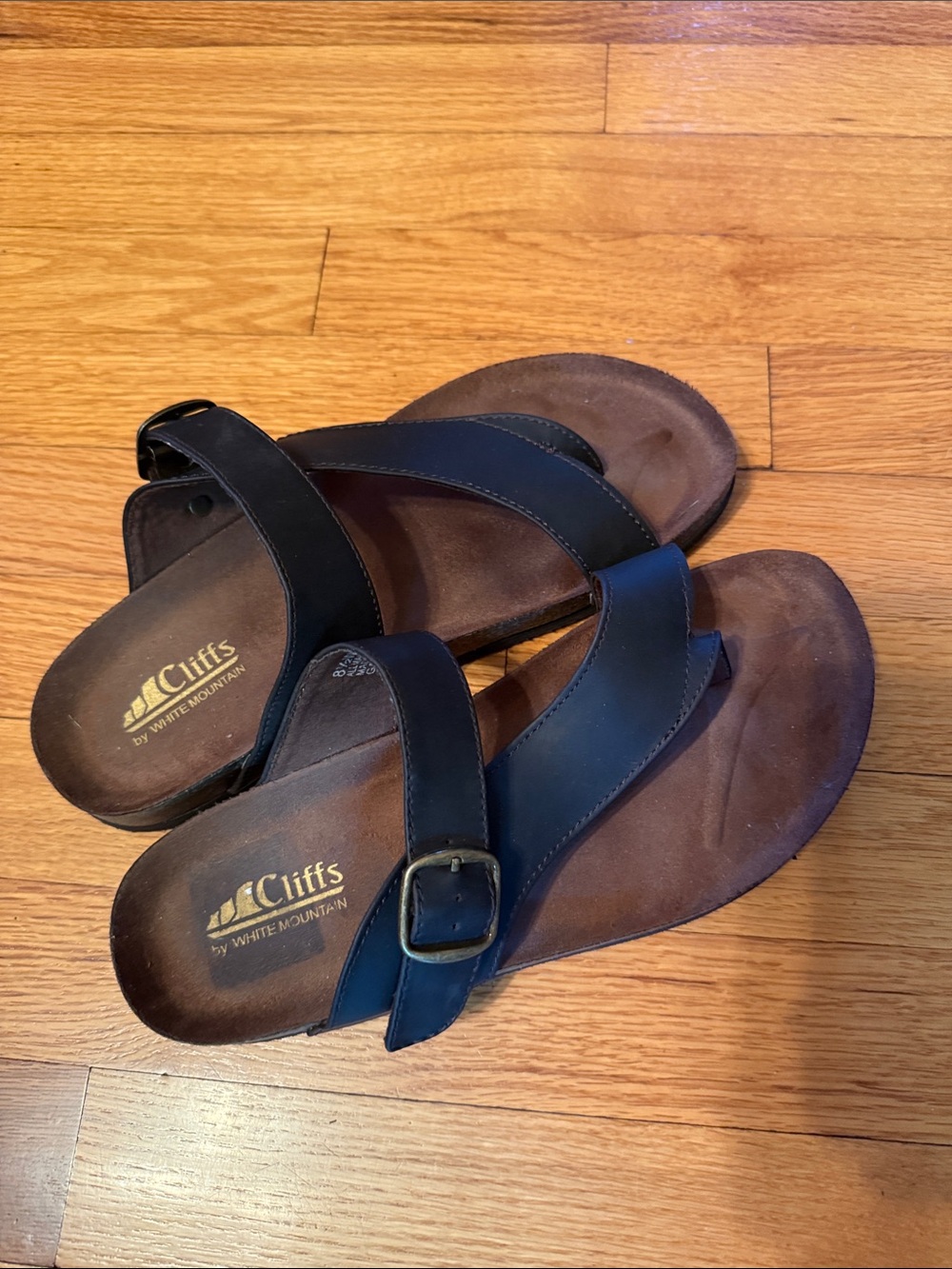 Cliffs by WHITE MOUNTAIN Black Leather Buckle Slide Sandals